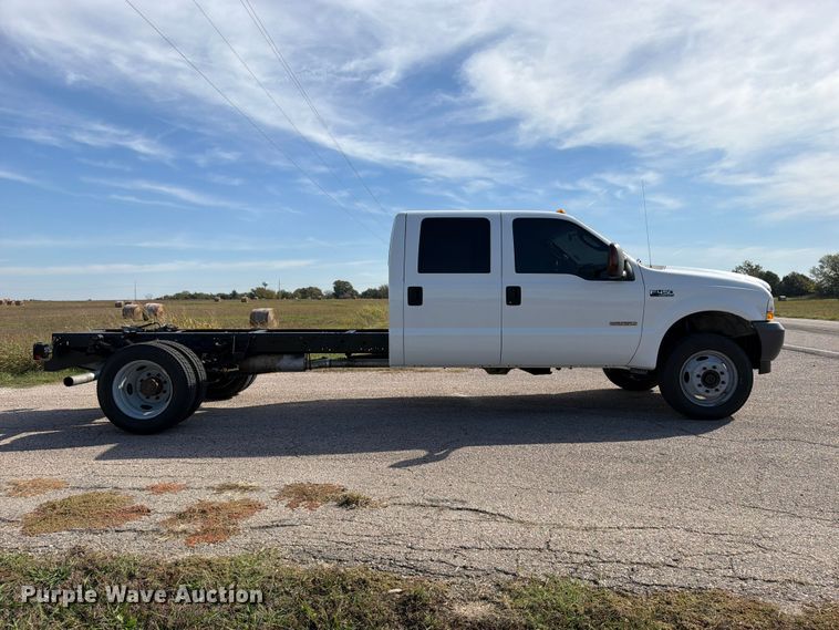 image for item FU1203 2004 Ford F450 Super Duty Crew Cab truck cab and chassis