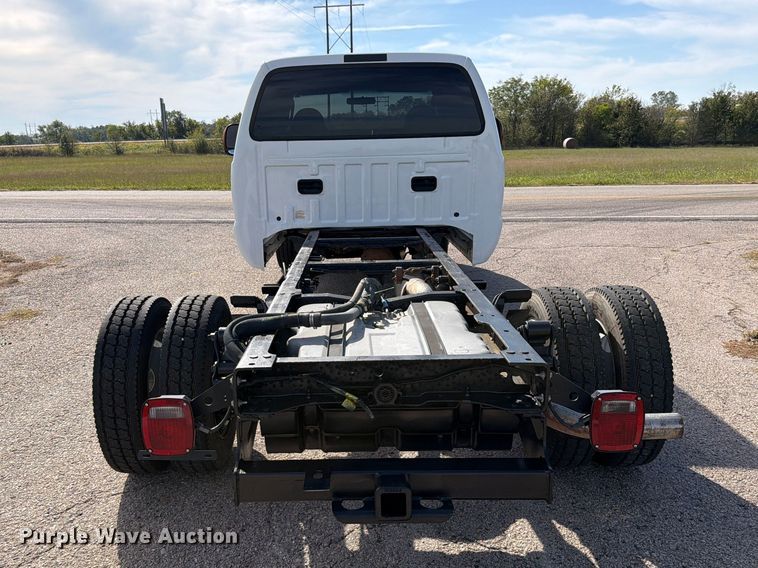 image for item FU1203 2004 Ford F450 Super Duty Crew Cab truck cab and chassis