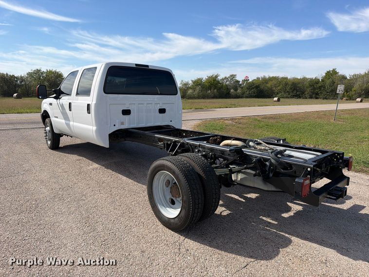 image for item FU1203 2004 Ford F450 Super Duty Crew Cab truck cab and chassis