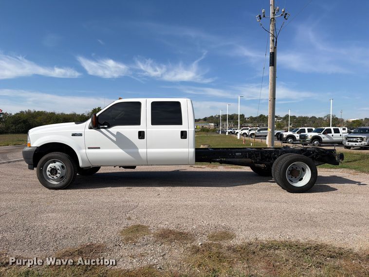 image for item FU1203 2004 Ford F450 Super Duty Crew Cab truck cab and chassis