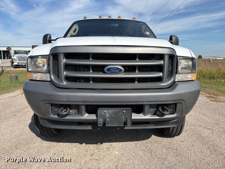 image for item FU1203 2004 Ford F450 Super Duty Crew Cab truck cab and chassis