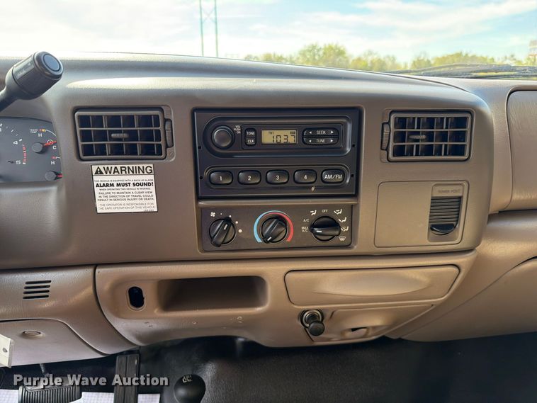 image for item FU1203 2004 Ford F450 Super Duty Crew Cab truck cab and chassis