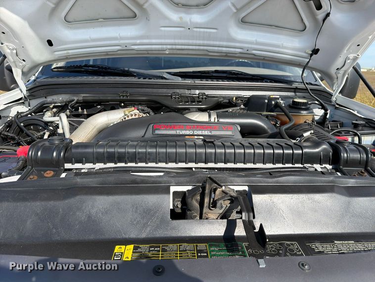 image for item FU1203 2004 Ford F450 Super Duty Crew Cab truck cab and chassis