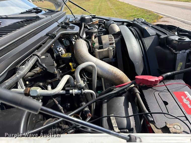image for item FU1203 2004 Ford F450 Super Duty Crew Cab truck cab and chassis