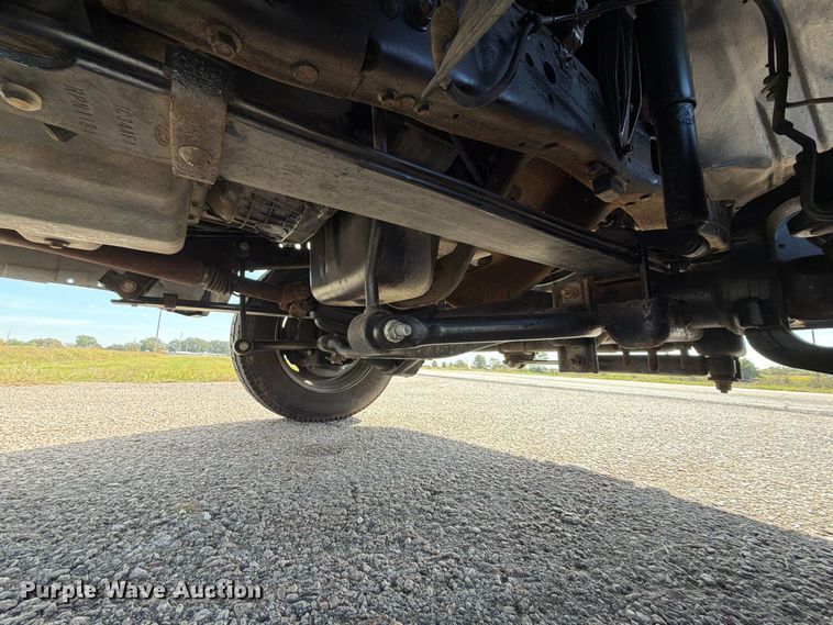 image for item FU1203 2004 Ford F450 Super Duty Crew Cab truck cab and chassis