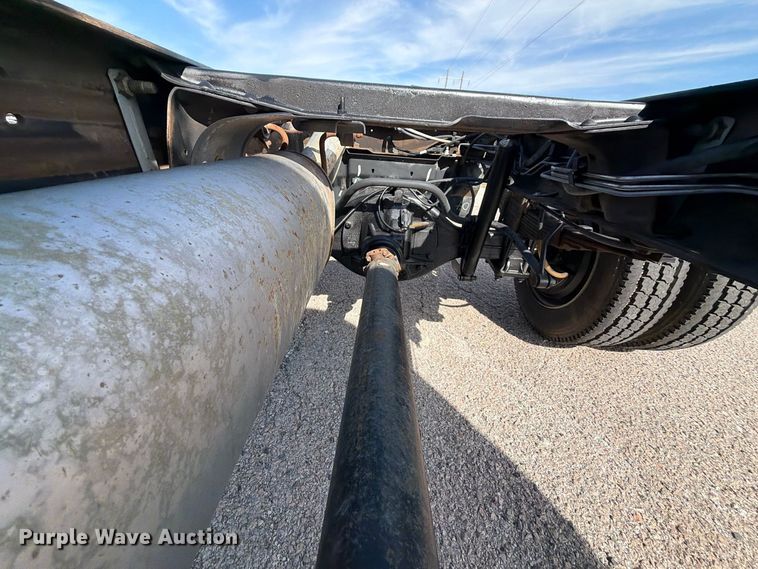 image for item FU1203 2004 Ford F450 Super Duty Crew Cab truck cab and chassis