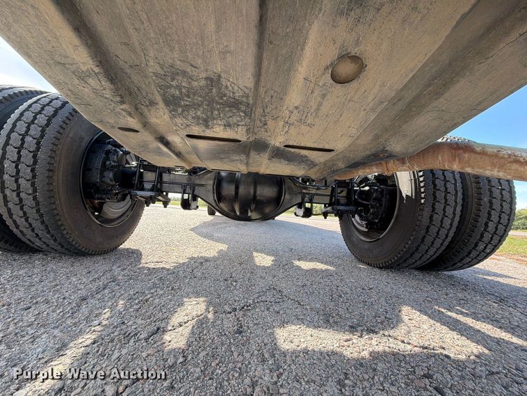 image for item FU1203 2004 Ford F450 Super Duty Crew Cab truck cab and chassis