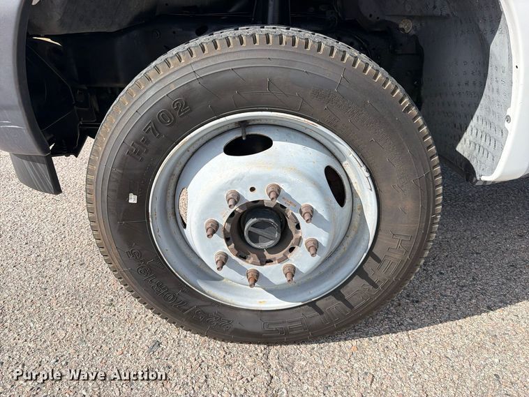 image for item FU1203 2004 Ford F450 Super Duty Crew Cab truck cab and chassis