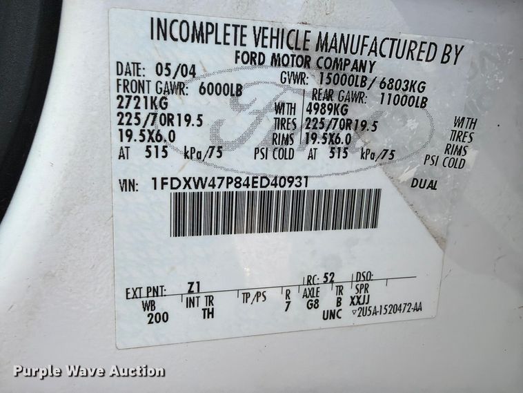 image for item FU1203 2004 Ford F450 Super Duty Crew Cab truck cab and chassis