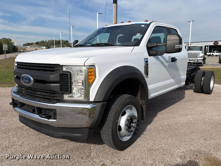 image for item FU1205 2017 Ford F550 Super Duty Ext. Cab truck cab and chassis