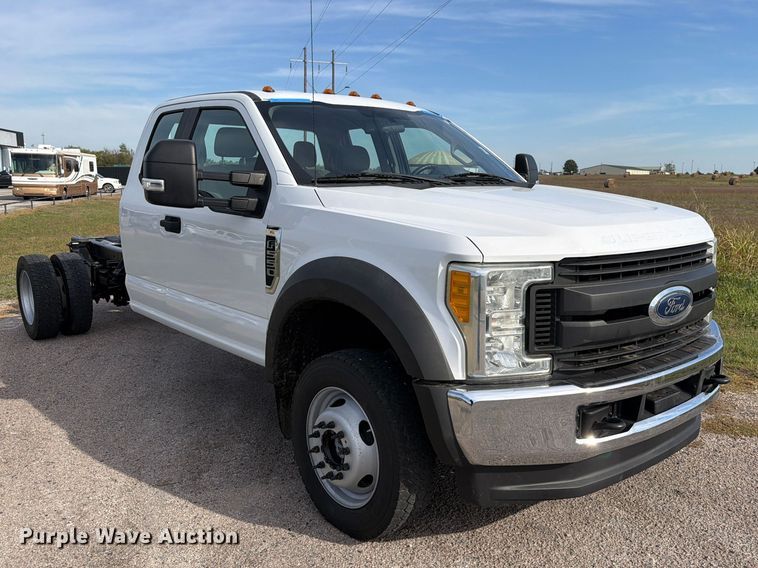 image for item FU1205 2017 Ford F550 Super Duty Ext. Cab truck cab and chassis