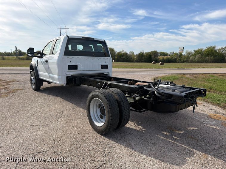 image for item FU1205 2017 Ford F550 Super Duty Ext. Cab truck cab and chassis