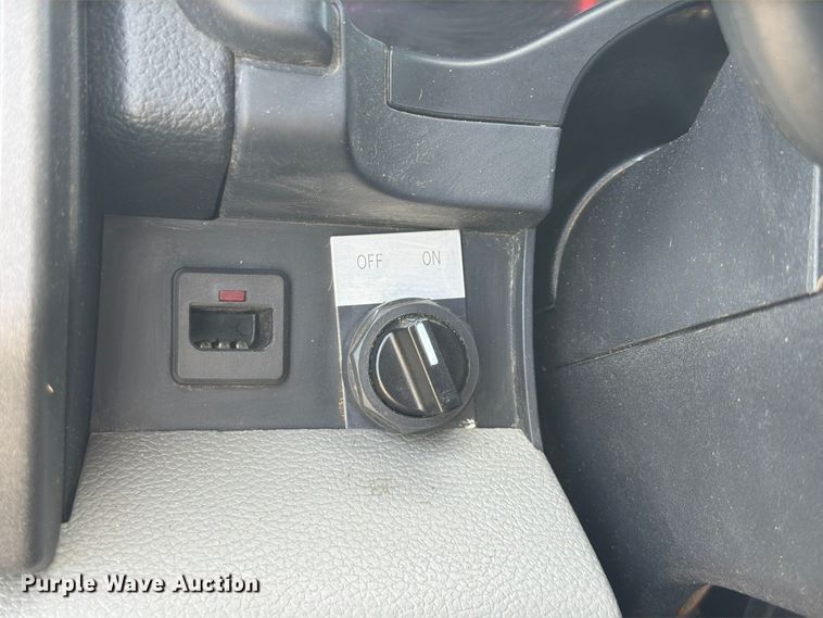 image for item FU1205 2017 Ford F550 Super Duty Ext. Cab truck cab and chassis