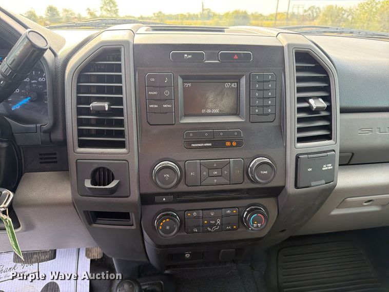 image for item FU1205 2017 Ford F550 Super Duty Ext. Cab truck cab and chassis