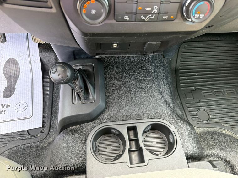 image for item FU1205 2017 Ford F550 Super Duty Ext. Cab truck cab and chassis
