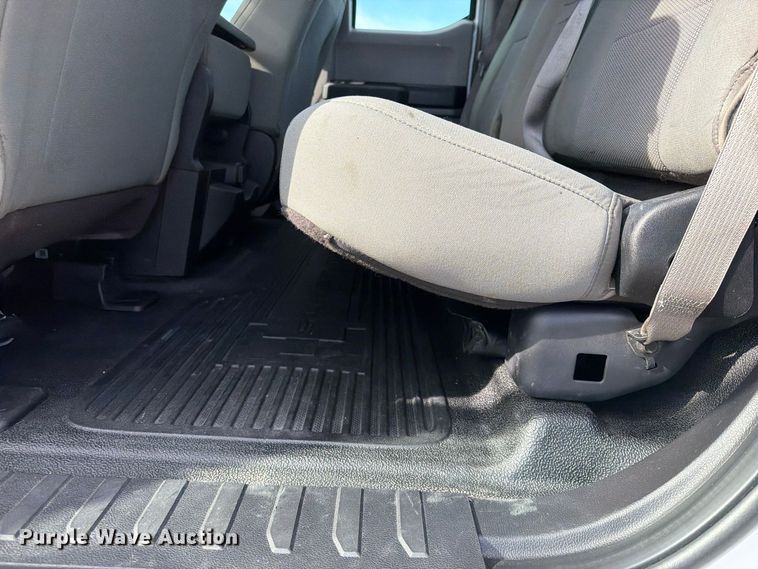 image for item FU1205 2017 Ford F550 Super Duty Ext. Cab truck cab and chassis