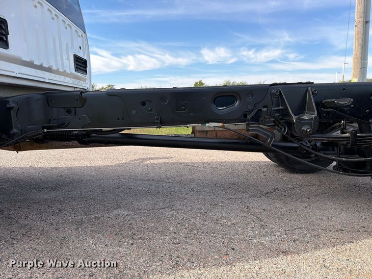 image for item FU1205 2017 Ford F550 Super Duty Ext. Cab truck cab and chassis