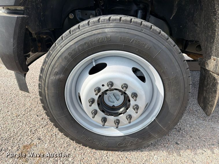 image for item FU1205 2017 Ford F550 Super Duty Ext. Cab truck cab and chassis