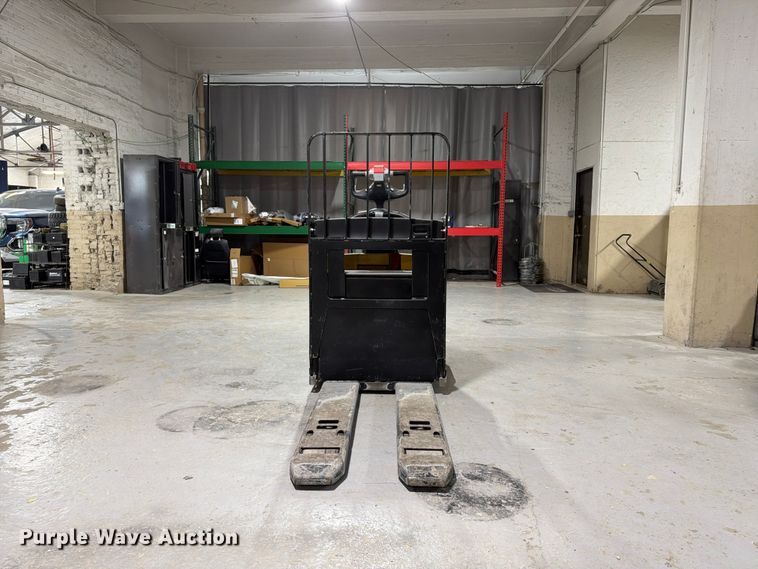 image for item FU4509 2018 Yale MPE060LFN24T2748 pallet jack