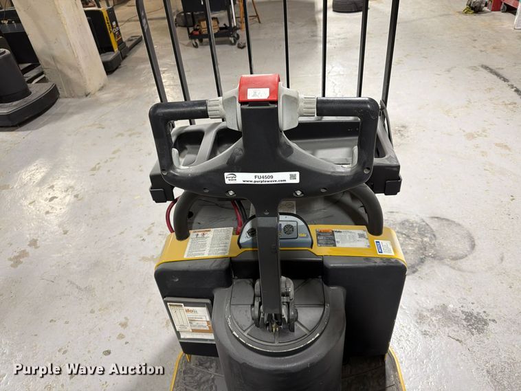 image for item FU4509 2018 Yale MPE060LFN24T2748 pallet jack