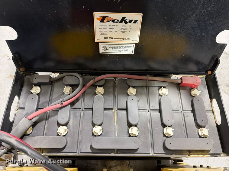 image for item FU4509 2018 Yale MPE060LFN24T2748 pallet jack