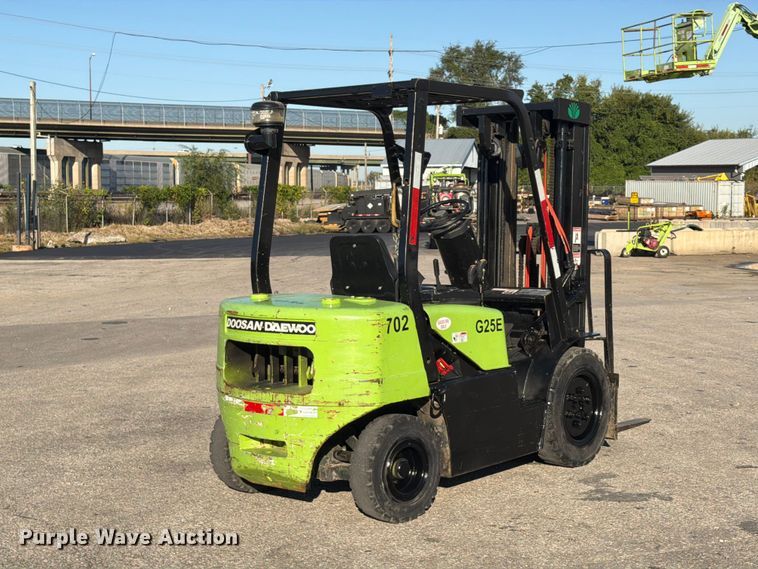 image for item FU4750 2004 Daewoo G25E-3 forklift