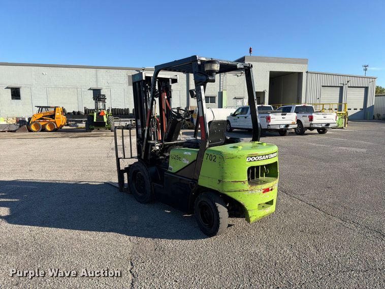 image for item FU4750 2004 Daewoo G25E-3 forklift