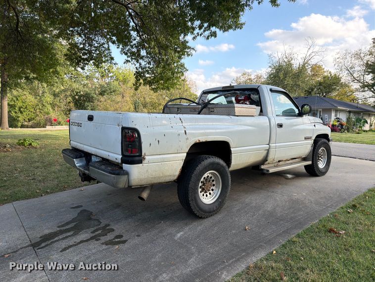 image for item FU4795 2002 Dodge Ram 2500 pickup truck