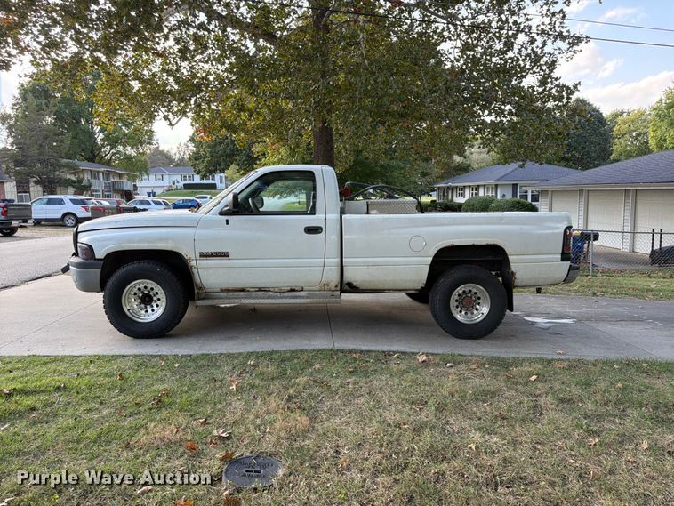 image for item FU4795 2002 Dodge Ram 2500 pickup truck