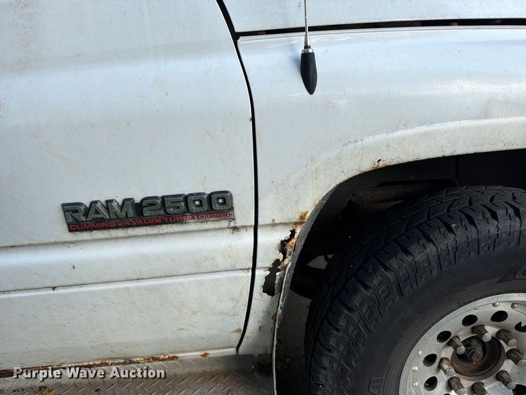 image for item FU4795 2002 Dodge Ram 2500 pickup truck