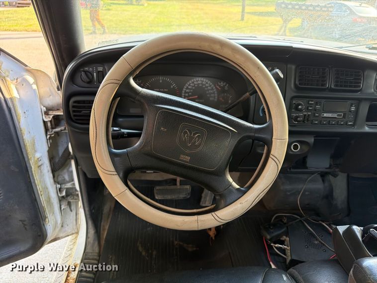 image for item FU4795 2002 Dodge Ram 2500 pickup truck
