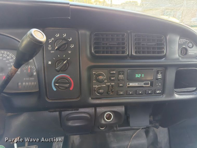 image for item FU4795 2002 Dodge Ram 2500 pickup truck