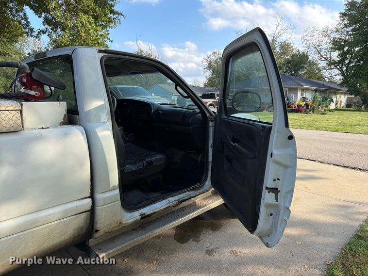 image for item FU4795 2002 Dodge Ram 2500 pickup truck
