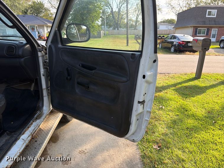 image for item FU4795 2002 Dodge Ram 2500 pickup truck