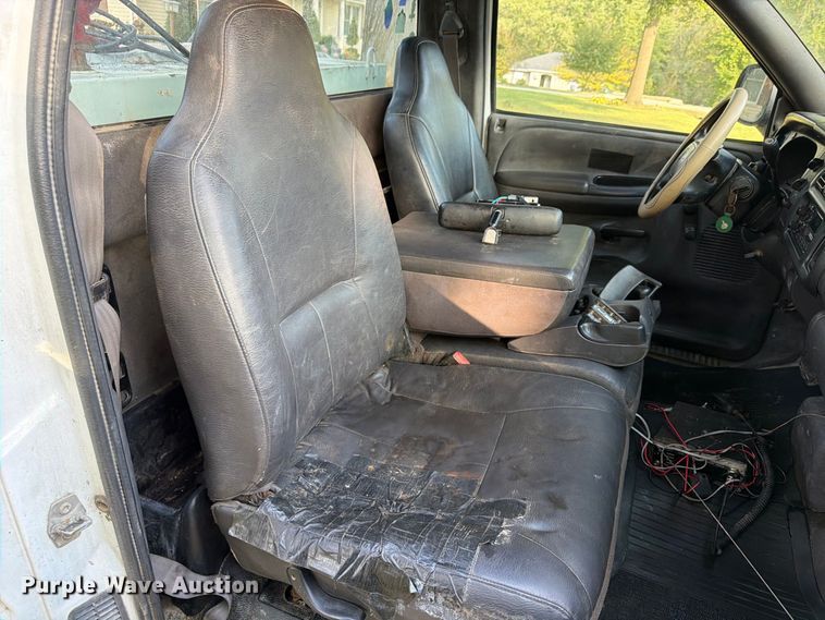 image for item FU4795 2002 Dodge Ram 2500 pickup truck