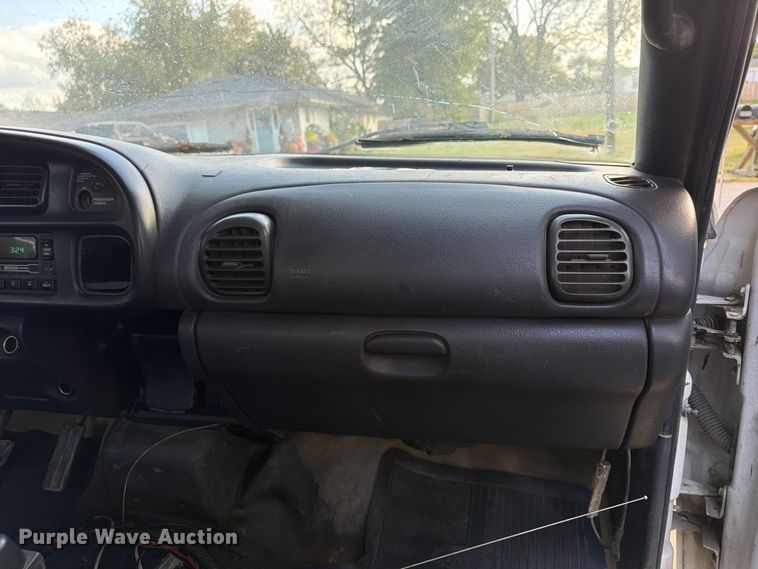 image for item FU4795 2002 Dodge Ram 2500 pickup truck