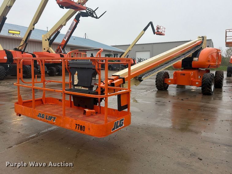 image for item FU4801 2008 JLG 800S boom lift