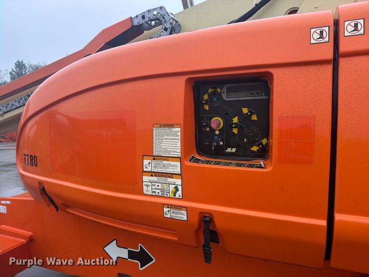 image for item FU4801 2008 JLG 800S boom lift