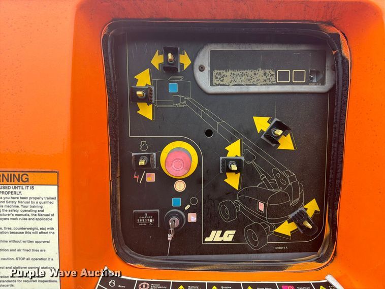 image for item FU4801 2008 JLG 800S boom lift