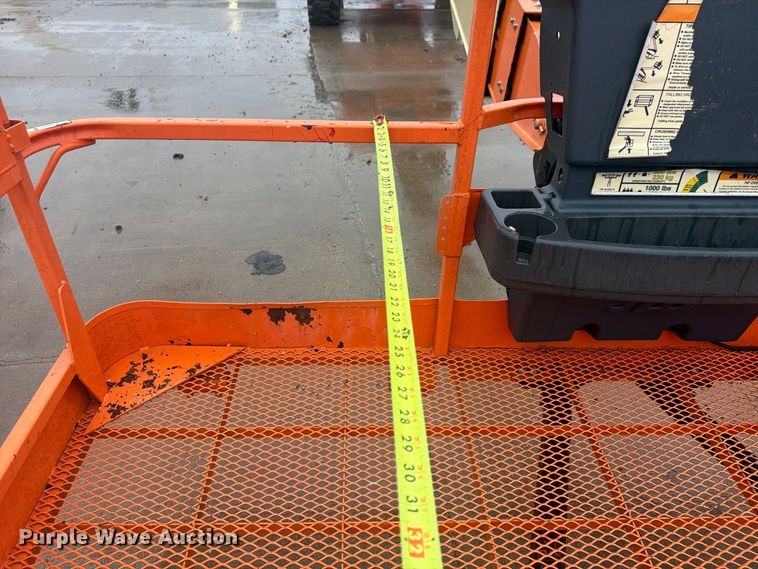 image for item FU4801 2008 JLG 800S boom lift