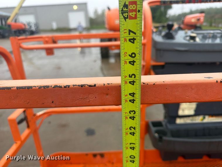 image for item FU4801 2008 JLG 800S boom lift