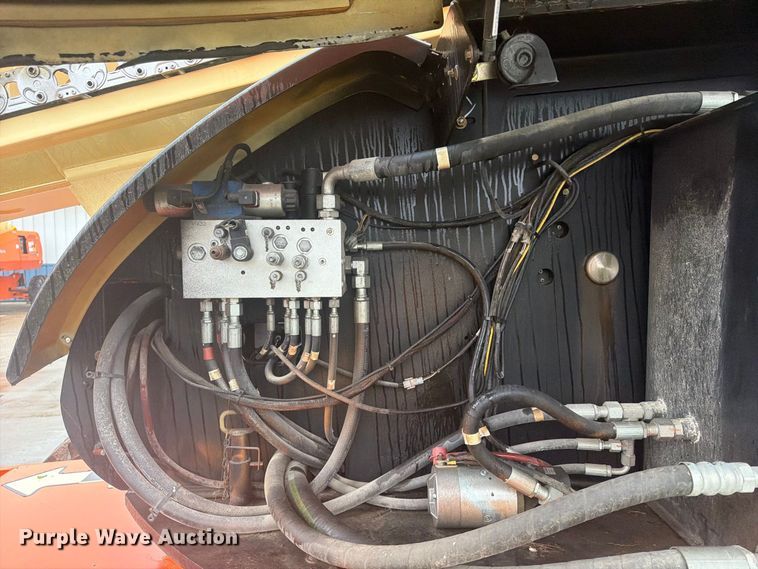 image for item FU4801 2008 JLG 800S boom lift