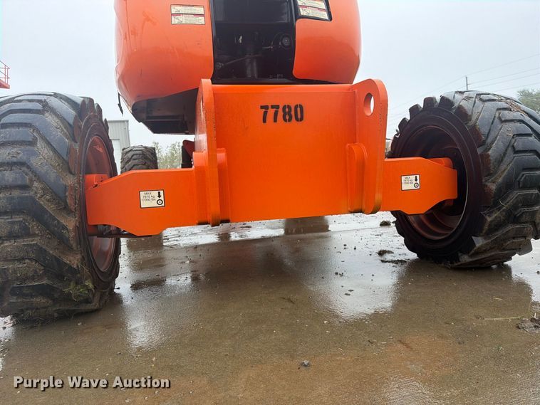 image for item FU4801 2008 JLG 800S boom lift