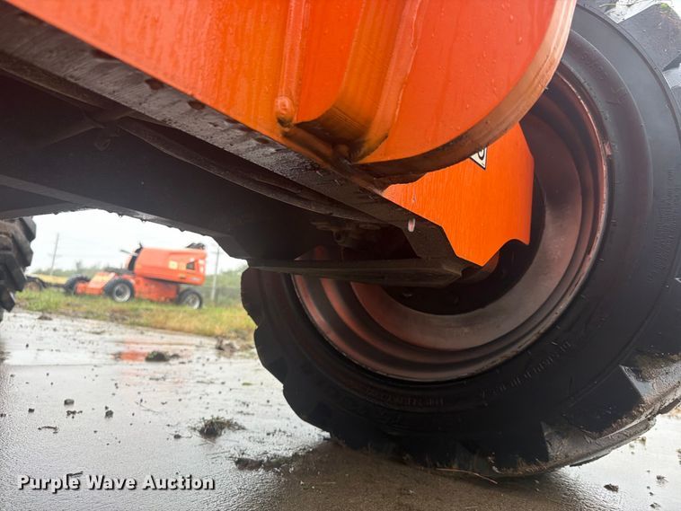 image for item FU4801 2008 JLG 800S boom lift
