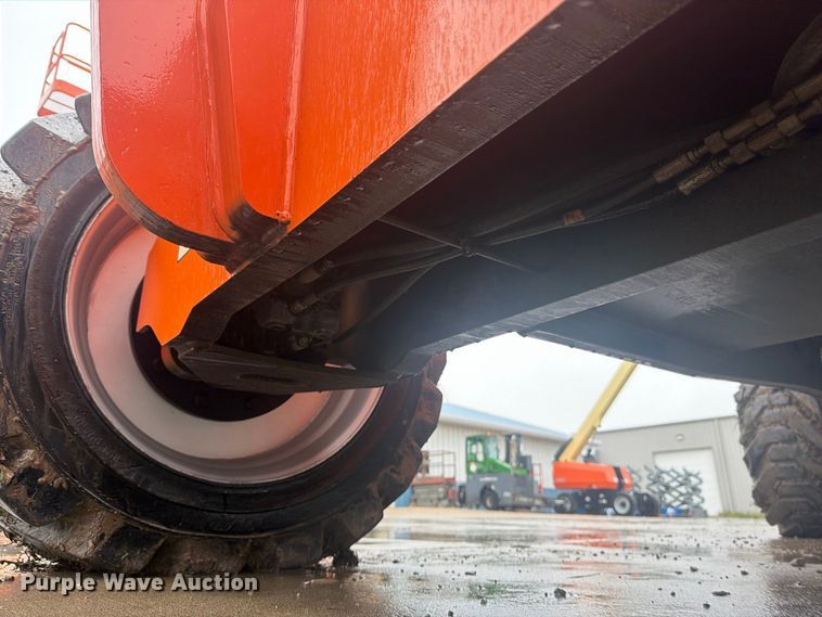 image for item FU4801 2008 JLG 800S boom lift