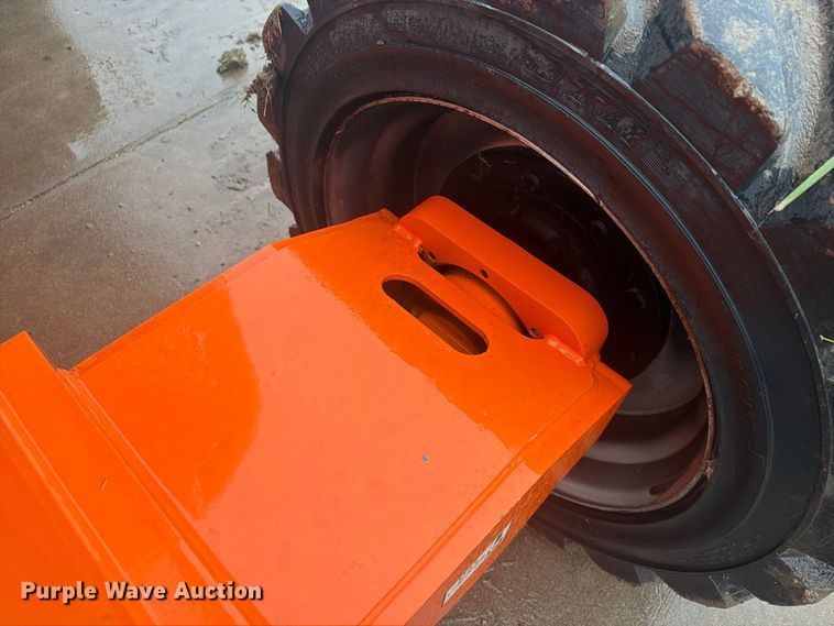 image for item FU4801 2008 JLG 800S boom lift