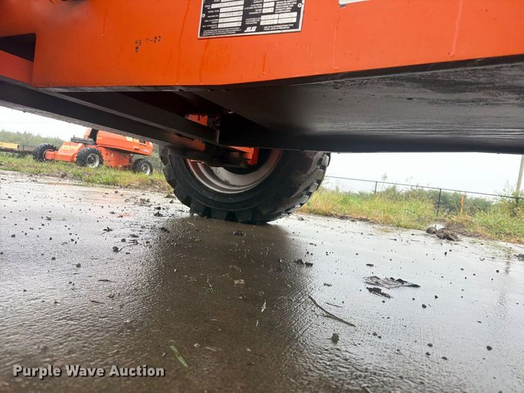 image for item FU4801 2008 JLG 800S boom lift