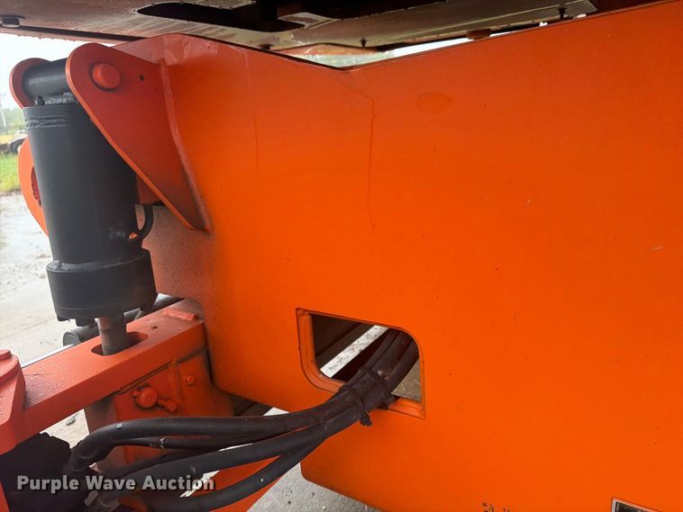 image for item FU4801 2008 JLG 800S boom lift