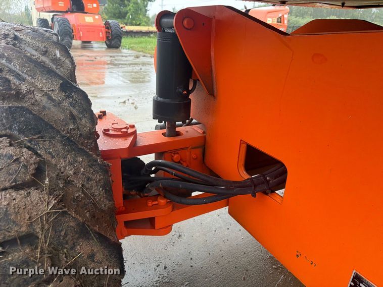 image for item FU4801 2008 JLG 800S boom lift