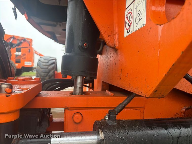 image for item FU4801 2008 JLG 800S boom lift